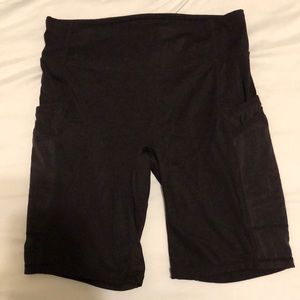 FABLETICS Trinity Leggings Short